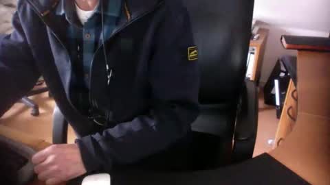 Snapshot of amor2200 chatting on 12.27.24 Amor2200 online show from 12.27.24