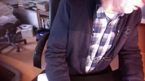 Snapshot of amor2200 chatting on 12.28.24 Amor2200 online show from 12.28.24