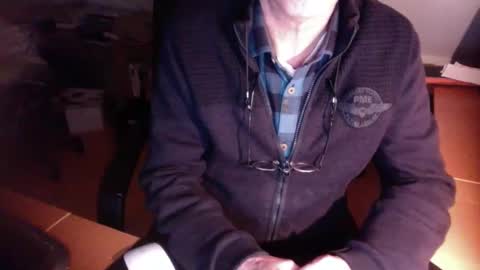 Snapshot of amor2200 chatting on 12.29.24 Amor2200 online show from 12.29.24