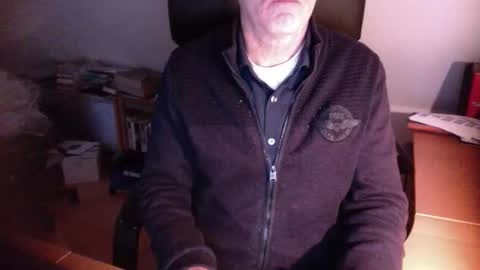 Snapshot of amor2200 chatting on 01.01.25 Amor2200 online show from 01.01.25