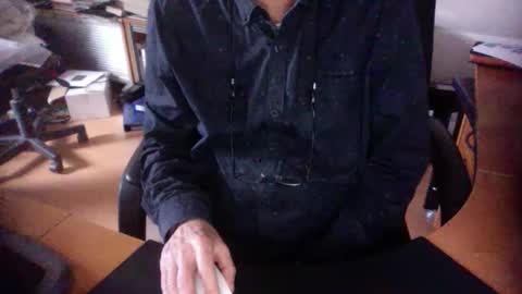 Snapshot of amor2200 chatting on 01.07.25 Amor2200 online show from 01.07.25