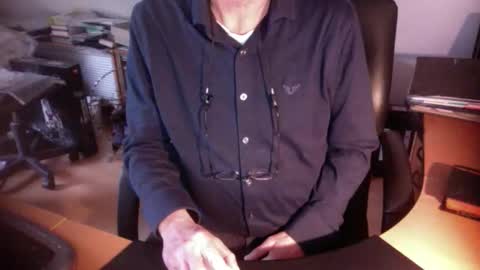 Snapshot of amor2200 chatting on 01.20.25 Amor2200 online show from 01.20.25