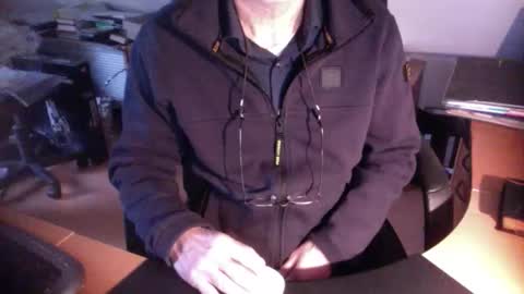 Snapshot of amor2200 chatting on 01.21.25 Amor2200 online show from 01.21.25