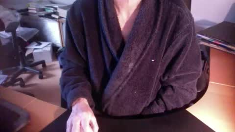 Snapshot of amor2200 chatting on 01.23.25 Amor2200 online show from 01.23.25