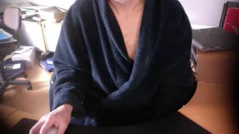 Snapshot of amor2200 chatting on 02.06.25 Amor2200 online show from 02.06.25