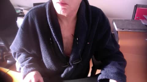 Snapshot of amor2200 chatting on 02.09.25 Amor2200 online show from 02.09.25