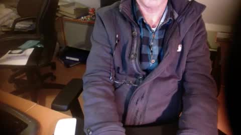 Snapshot of amor2200 chatting on 02.23.25 Amor2200 online show from 02.23.25