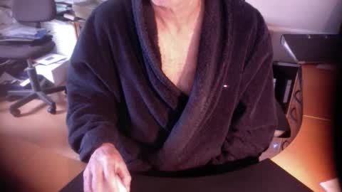 Snapshot of amor2200 chatting on 03.12.25 Amor2200 online show from 03.12.25