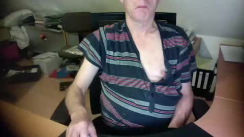 Snapshot of amor2200 chatting on 09.08.25 Amor2200 online show from 09.08.25