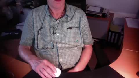 Snapshot of amor2200 chatting on 09.11.25 Amor2200 online show from 09.11.25