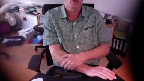 Snapshot of amor2200 chatting on 09.14.25 Amor2200 online show from 09.14.25