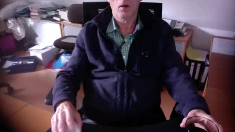 Snapshot of amor2200 chatting on 09.16.25 Amor2200 online show from 09.16.25