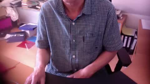 Snapshot of amor2200 chatting on 09.23.25 Amor2200 online show from 09.23.25