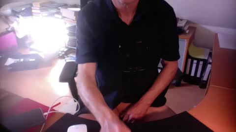 Snapshot of amor2200 chatting on 09.26.25 Amor2200 online show from 09.26.25