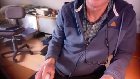 Snapshot of amor2200 chatting on 10.07.25 Amor2200 online show from 10.07.25