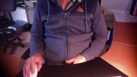 Snapshot of amor2200 chatting on 10.15.25 Amor2200 online show from 10.15.25