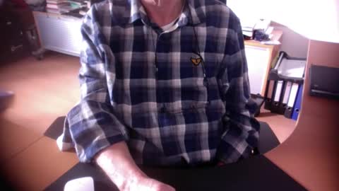 Snapshot of amor2200 chatting on 11.26.25 Amor2200 online show from 11.26.25