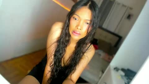 Snapshot of amor_prinsesa chatting on 02.21.25 Prinsesa online show from 02.21.25