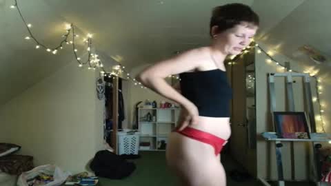 Amora Mystic online show from 10.16.25