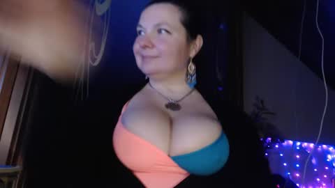 Snapshot of amorelara chatting on 01.16.25 amorelara online show from 01.16.25