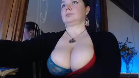 Snapshot of amorelara chatting on 01.25.25 amorelara online show from 01.25.25
