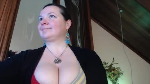 Snapshot of amorelara chatting on 02.22.25 amorelara online show from 02.22.25