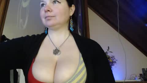 Snapshot of amorelara chatting on 03.01.25 amorelara online show from 03.01.25