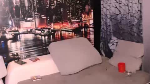 Snapshot of amour_sweet chatting on 09.13.25 Sarah online show from 09.13.25