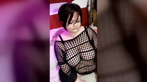 Snapshot of amputee_woman chatting on 03.11.26 amputee_woman online show from 03.11.26