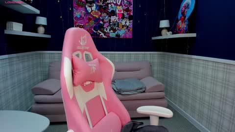 AmyGMT 2 Mon-Sun  0300am-0900am  online show from 01.18.25