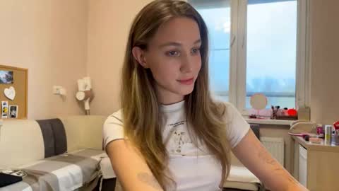 Snapshot of amy_chill chatting on 11.03.25 Amy Chill online show from 11.03.25