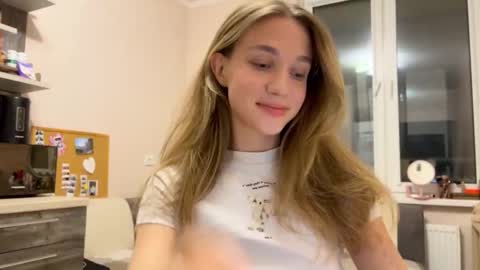 Snapshot of amy_chill chatting on 11.26.25 Amy Chill online show from 11.26.25