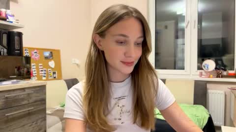 Snapshot of amy_chill chatting on 12.01.25 Amy Chill online show from 12.01.25