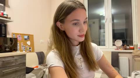 Snapshot of amy_chill chatting on 12.04.25 Amy Chill online show from 12.04.25