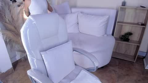     online show from 03.04.25