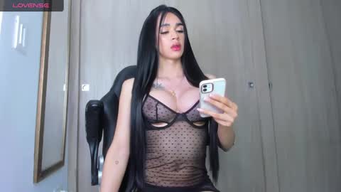 amy_lewis1 online show from 01.14.25