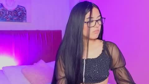 amy_saenz_ online show from 10.08.25