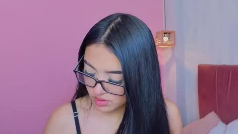 amy_saenz_ online show from 10.09.25
