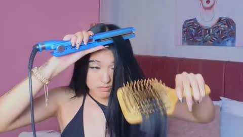 amy_saenz_ online show from 10.10.25