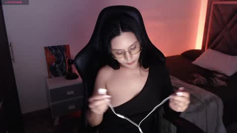 Snapshot of amy_stiward chatting on 05.23.26 Mia Cristancho online show from 05.23.26