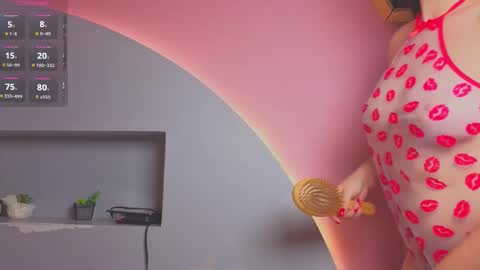 Snapshot of amy_vans_ chatting on 10.21.25 Amy nickname Kirby online show from 10.21.25