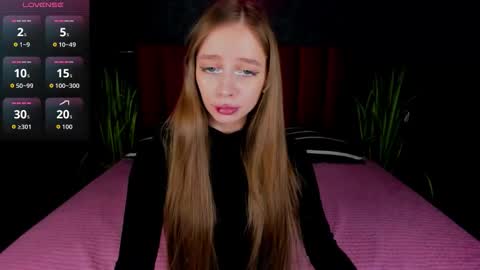 Snapshot of amy_vayne chatting on 11.23.25 Amy online show from 11.23.25