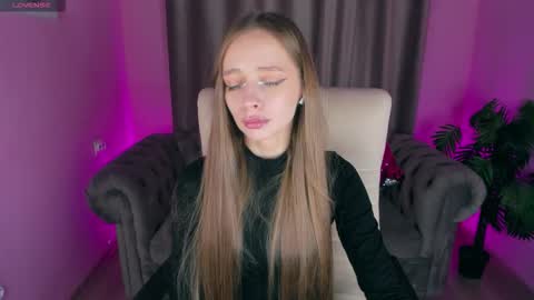 Snapshot of amy_vayne chatting on 12.16.25 Amy online show from 12.16.25