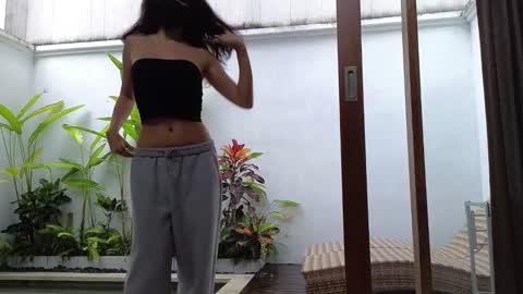 Snapshot of amyalwayshere chatting on 02.26.25 girl next door named Amy online show from 02.26.25