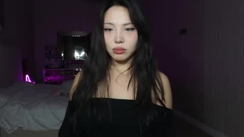 Snapshot of amyalwayshere chatting on 10.11.25 girl next door named Amy online show from 10.11.25