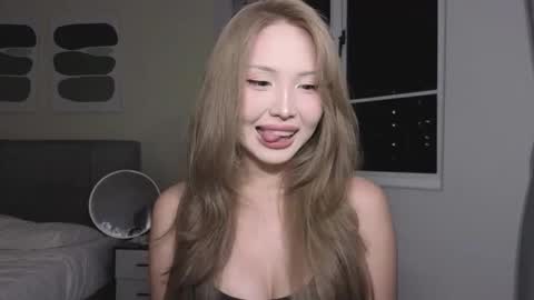 Snapshot of amyalwayshere chatting on 11.25.25 girl next door named Amy online show from 11.25.25