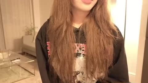 Snapshot of amyalwayshere chatting on 12.21.25 girl next door named Amy online show from 12.21.25