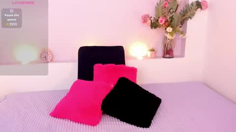 My name is AMY... Nice to meet you  thumb up me please its important online show from 12.27.24