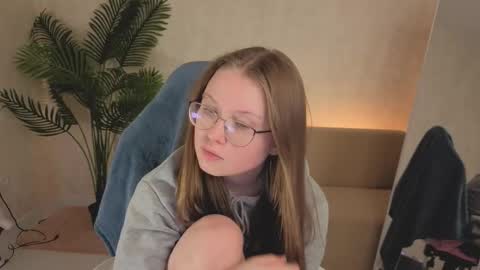 Snapshot of amycherryberry chatting on 11.05.25 amycherryberry online show from 11.05.25