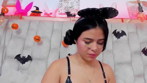 Amy Cortes online show from 10.31.25